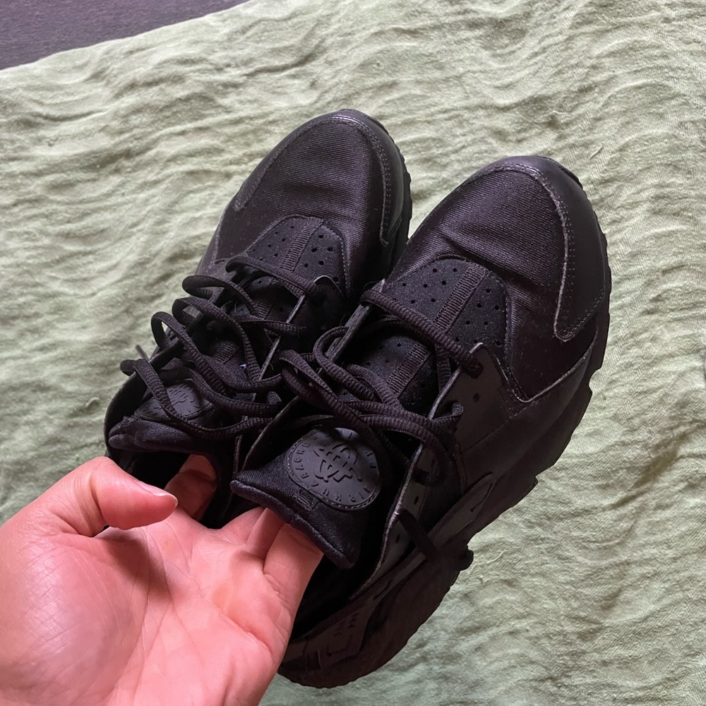 Nike huarache shoes